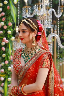 Sandeepa Dhar turns into a gorgeous bride for her first musical collaboration with Pratik Sehajpal