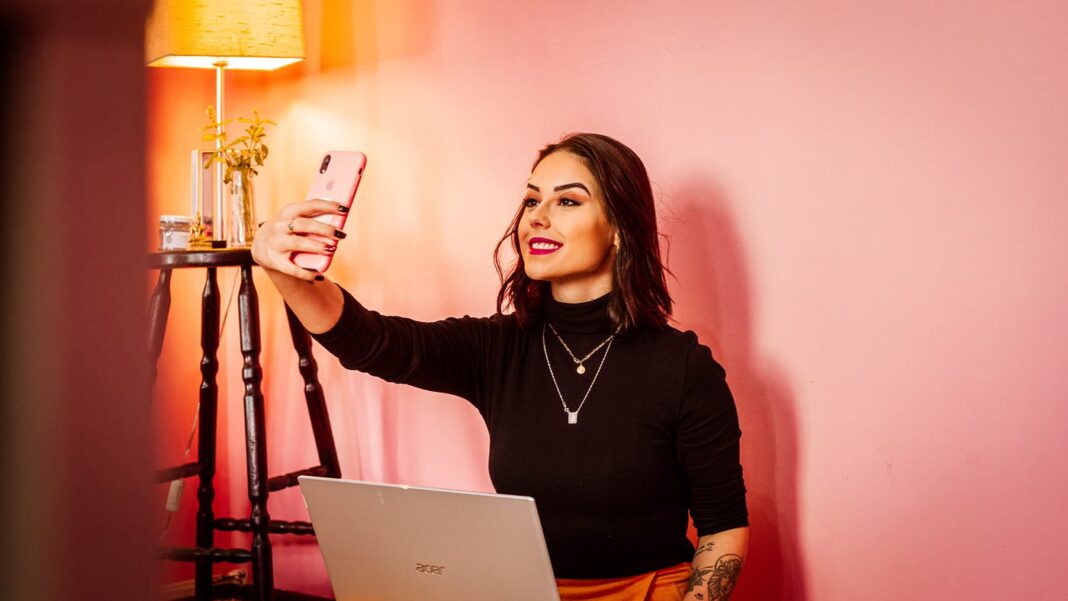 From Influencer to Icon: What It Takes to Cross Over to Mainstream Fame
