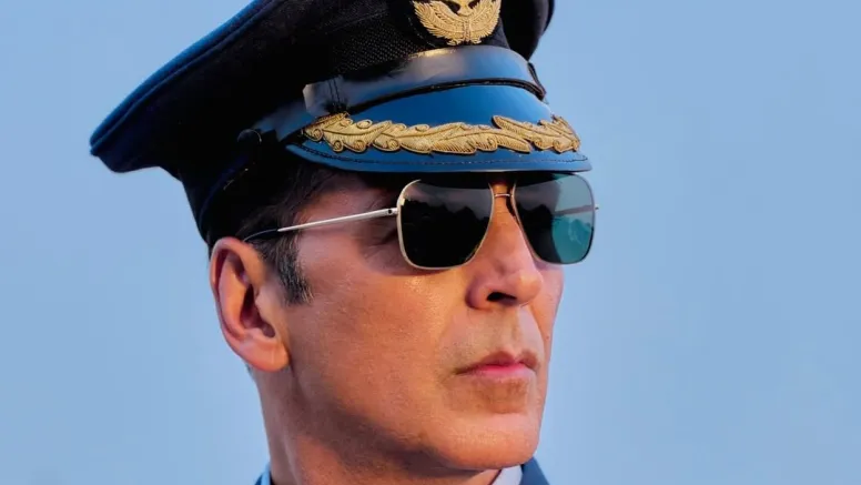 Akshay Kumar, Sidharth Malhotra & others salute the Indian brave-hearts during Kargil Diwas 2025
