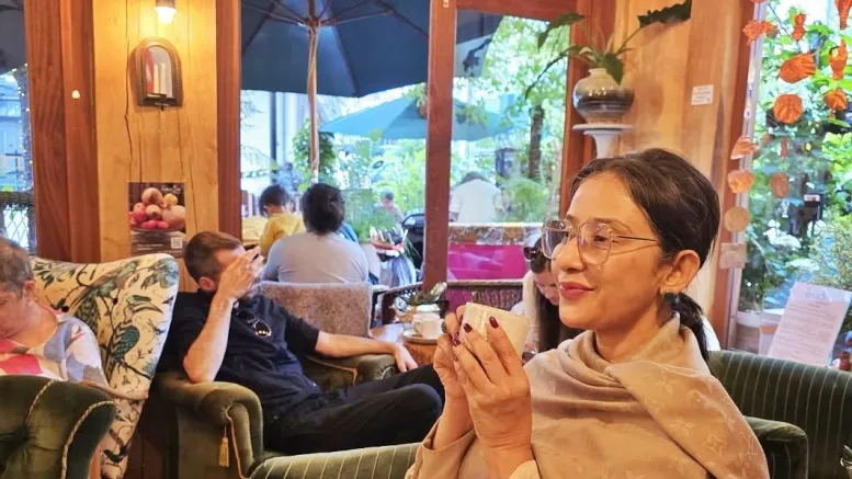 Manisha Koirala finds monsoon bliss in chai and a slice of cake