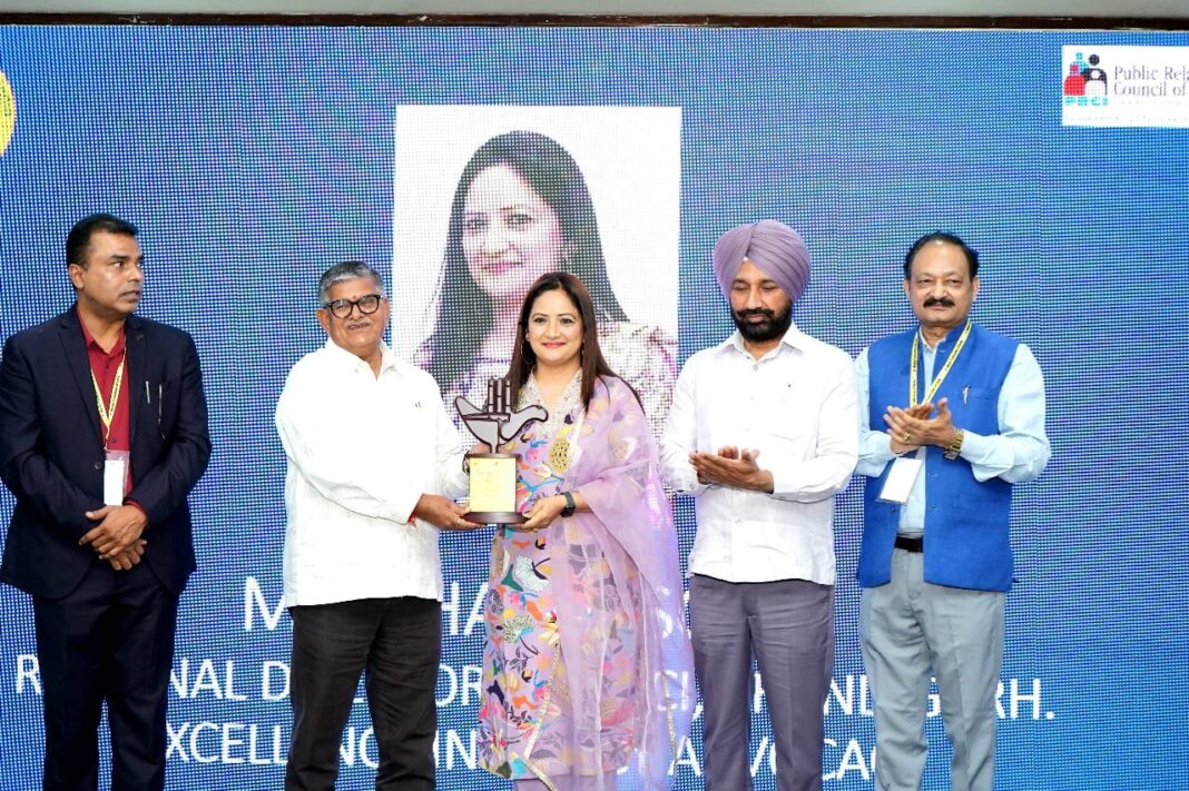 Bharti Sood Honoured with 'Excellence in Policy Advocacy Award' at 6th Entrepreneur & Achiever Awards 2025