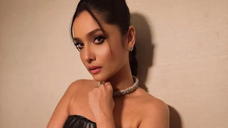 Ankita Lokhande grappled with fever, Mother Vandana Lokhande rushes to her rescue