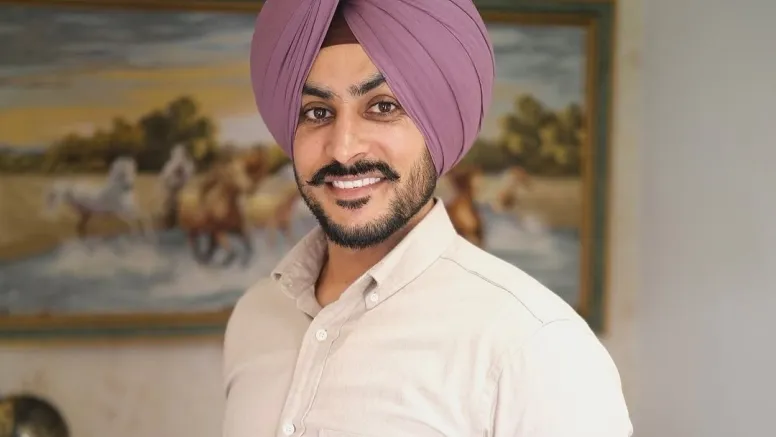 Ammy Virk, Sarjun Mehta, Sonam Bajwa & others mourn the loss Rajvir Jawanda