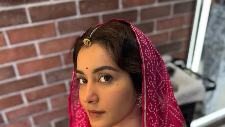 Raashii Khanna drops BTS from 120 Bahadur paying tribute to ‘the women who love in silence’