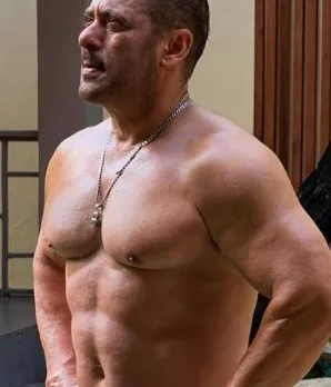 Salman Khan drops his ‘shirtless’ pics, fans go gaga
