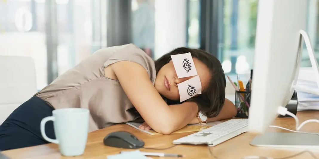 The Afternoon Crash: Why You Feel Sleepy Around 3 PM