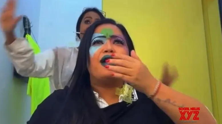 Kashmera Shah recreates Sridevi’s ‘ChaalBaaz’ make-up prank on Bharti Singh, leaves her shocked