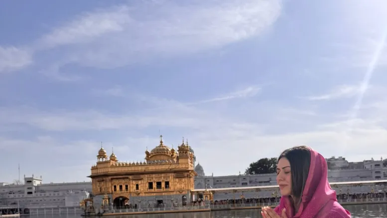 Hansika Motwani spends some peaceful time at Golden Temple after divorce